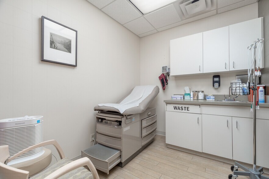 More Photos Of 11709 Old Ballas Rd, Creve Coeur Medical For Sale