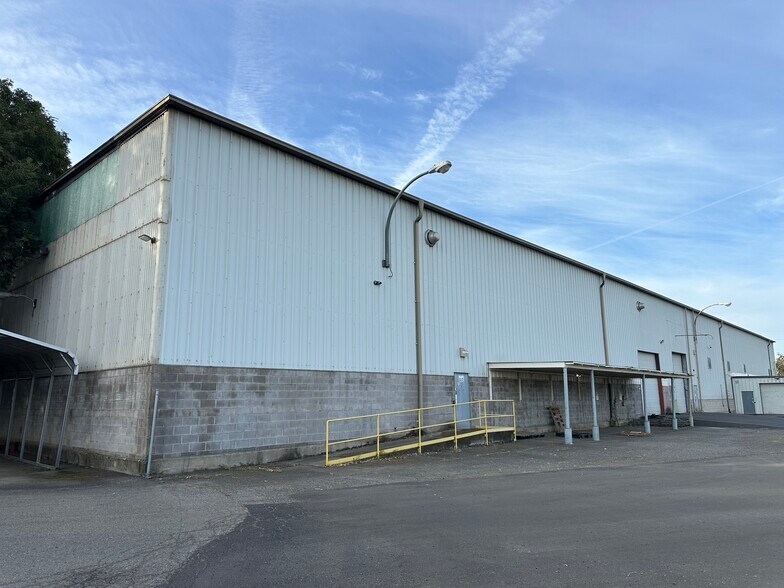 More Photos Of 2812 Hegan Ln, Chico Light Distribution For Lease