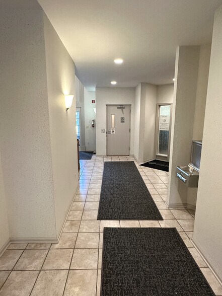 More Photos Of 55 Sullys Trl, Pittsford Office For Lease