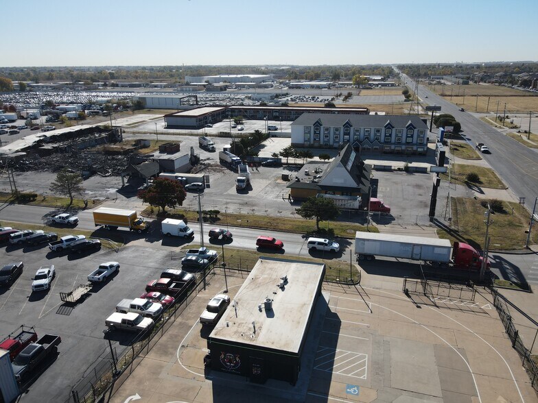 More Photos Of 700 S MacArthur Blvd, Oklahoma City Freestanding For Sale