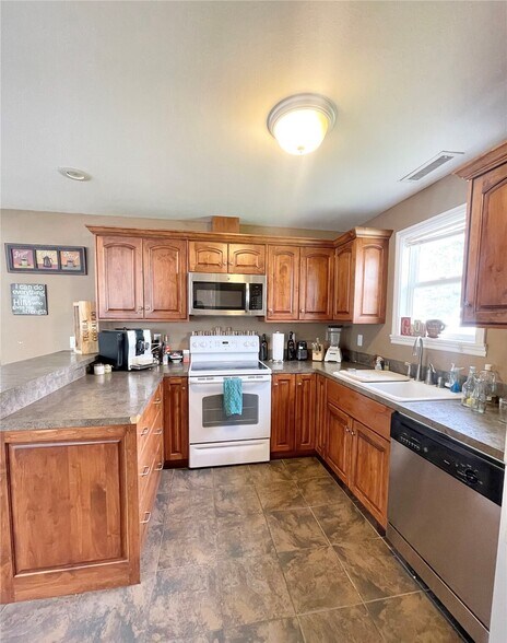 More Photos Of 2549 4th Ave N, Okanogan Office Residential For Sale