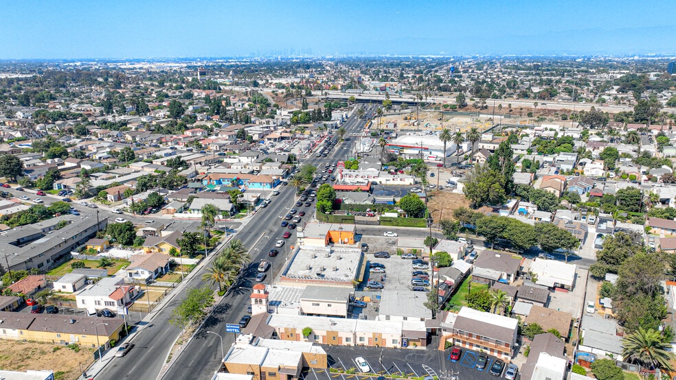 More Photos Of 11916 Long Beach Blvd, Lynwood Storefront Retail Residential For Sale