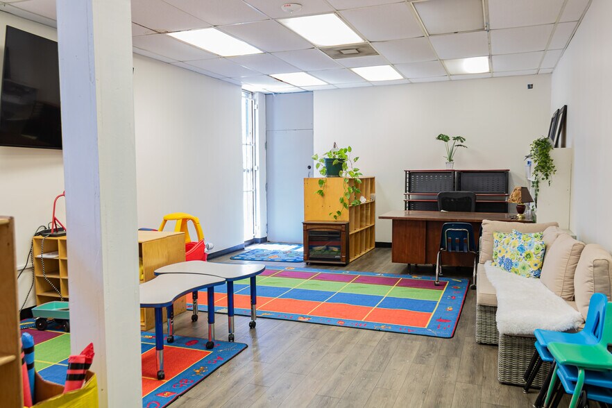 More Photos Of 900 W WM J Bryan Pky, Bryan Schools For Sale