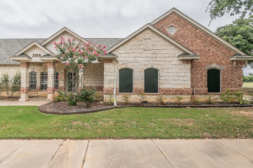 More Photos Of 2014 Justin Rd, Highland Village Medical For Lease
