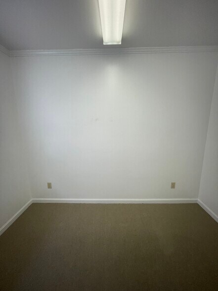 More Photos Of 203 N Hamilton St, Williamston Medical For Sale