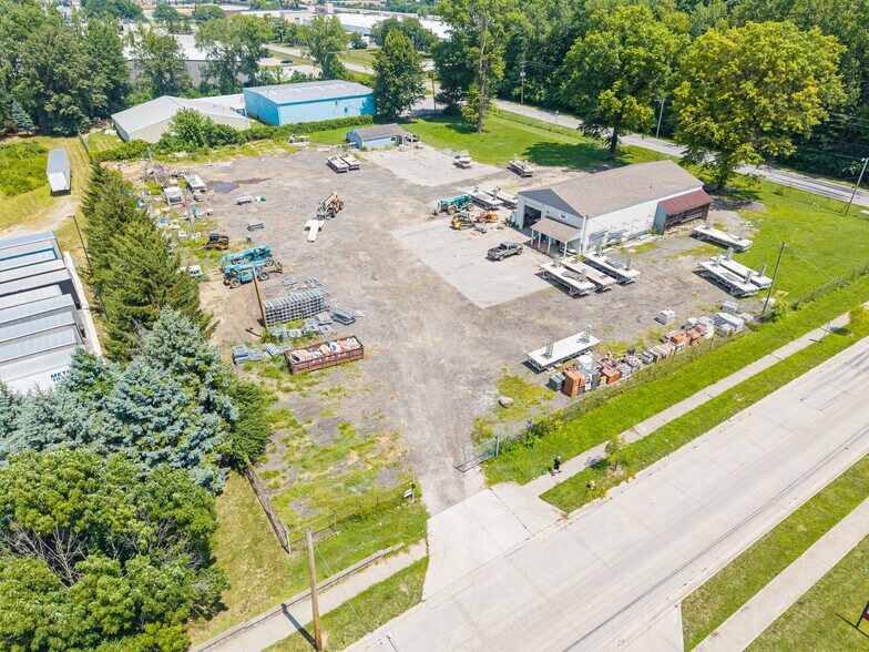 More Photos Of 1660 Universal Rd, Columbus Warehouse For Sale