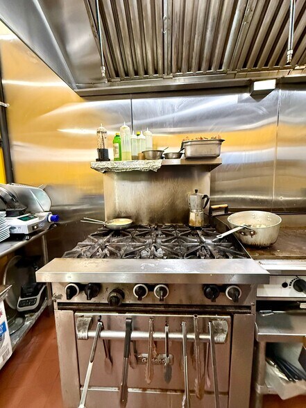 More Photos Of 201 Monticello Ave, Jersey City General Retail For Sale