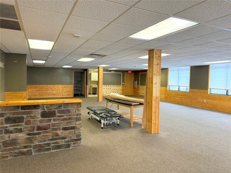 Primary Photo Of 1507 W Knapp St, Rice Lake Office For Lease