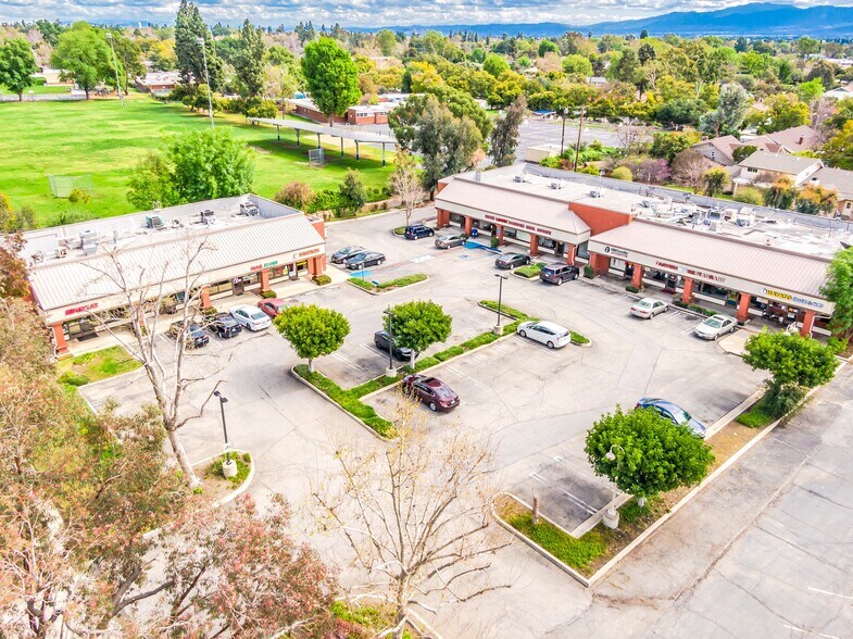 More Photos Of 926-950 W Foothill Blvd, Claremont Unknown For Lease