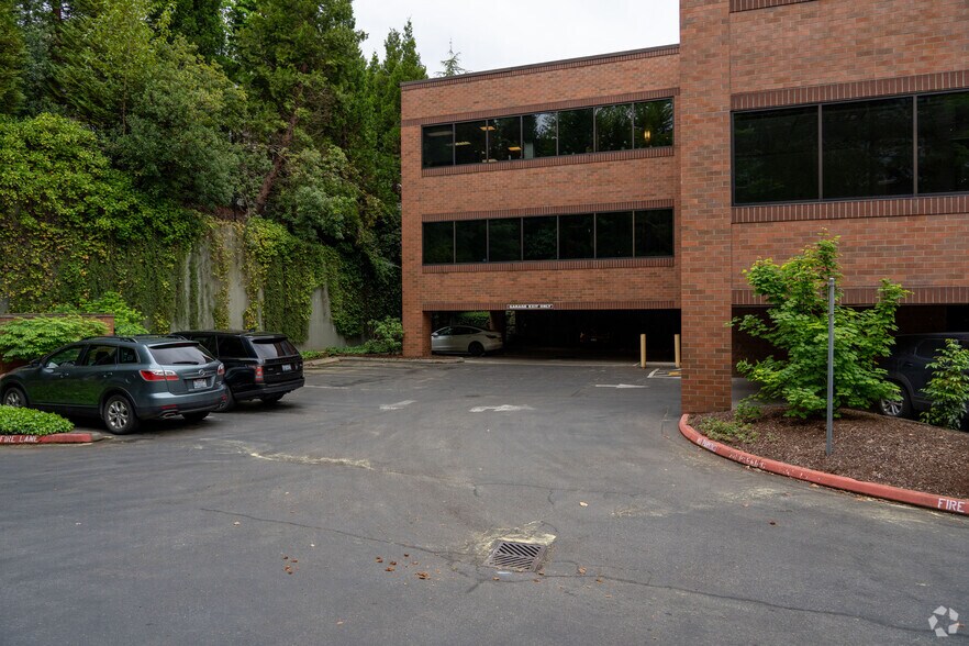 More Photos Of 625 4th Ave, Kirkland Office For Lease