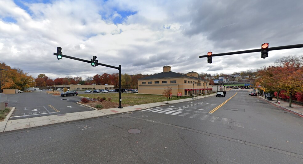 More Photos Of 58 Maple St, Naugatuck Land For Lease