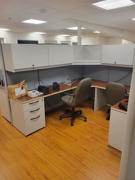 More Photos Of 4627 Arnold Ave, Naples Light Manufacturing For Lease