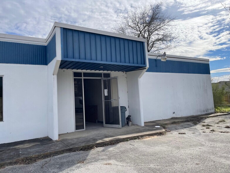 More Photos Of 405 Mitchell St, Bryan Office For Sale