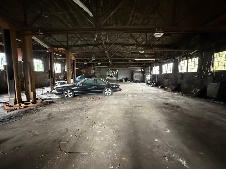 More Photos Of 22 Richmond Ave, Worcester Auto Repair For Sale