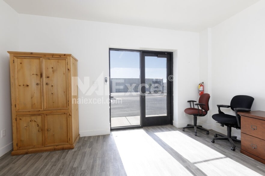 More Photos Of 5682 W 670 S, Hurricane Warehouse For Sale