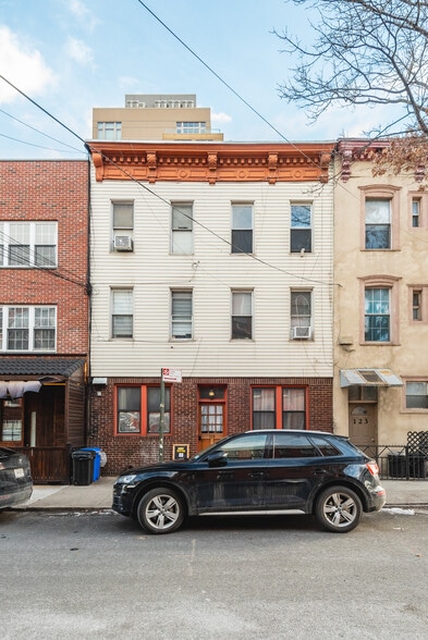 More Photos Of 119 Berry St, Brooklyn Multifamily For Sale