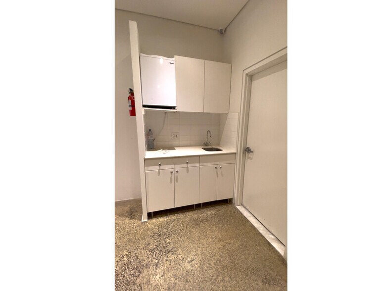 More Photos Of 123 Coffey St, Brooklyn Warehouse For Lease
