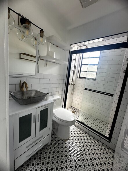 More Photos Of 608 N Dixie Hwy, Lantana Storefront Retail Residential For Sale