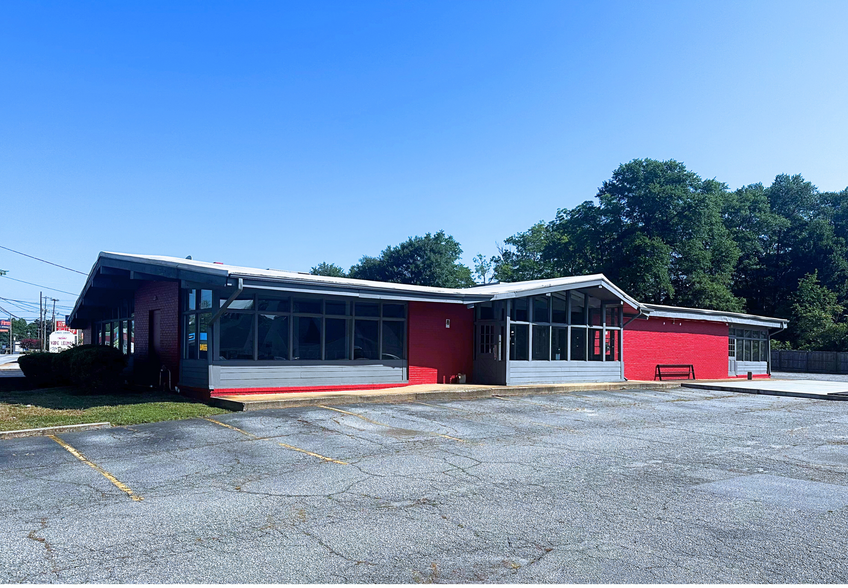 Primary Photo Of 1813 Laurens Rd, Greenville Restaurant For Sale