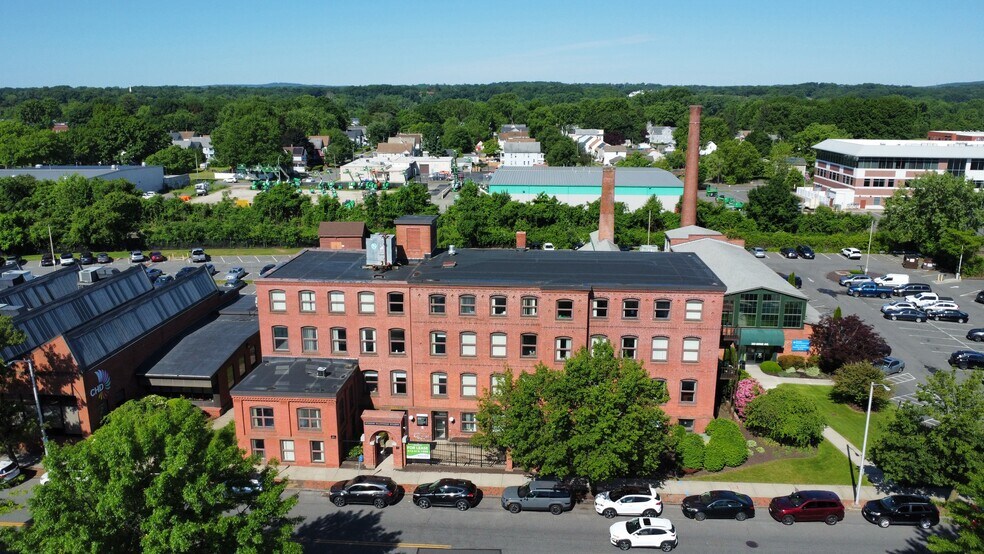 More Photos Of 354 Birnie Ave, Springfield Medical For Lease