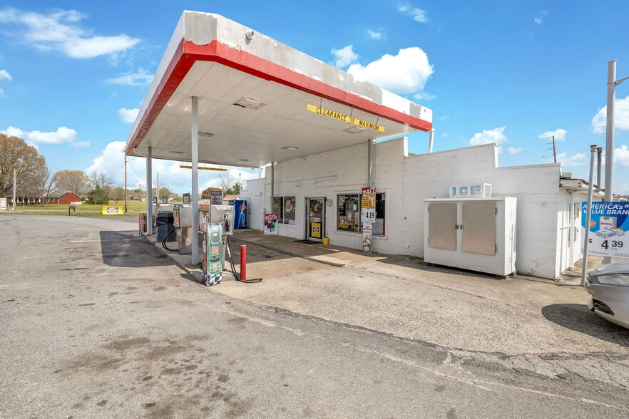 More Photos Of 839 New Hope Cedar Point Rd, New Hope Specialty For Sale