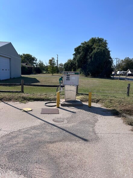 More Photos Of 614 N Central Ave, Billings Storefront For Sale
