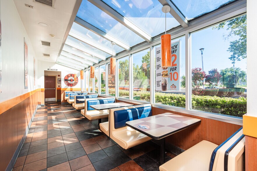 More Photos Of 501 Main St, Saint Helena Fast Food For Sale