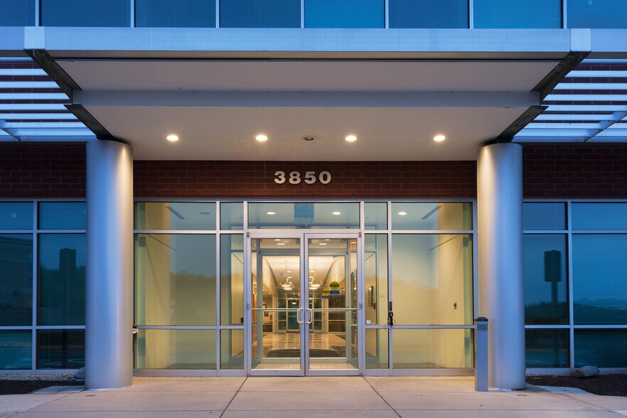 More Photos Of 3850 Fettler Park Dr, Dumfries Office For Lease