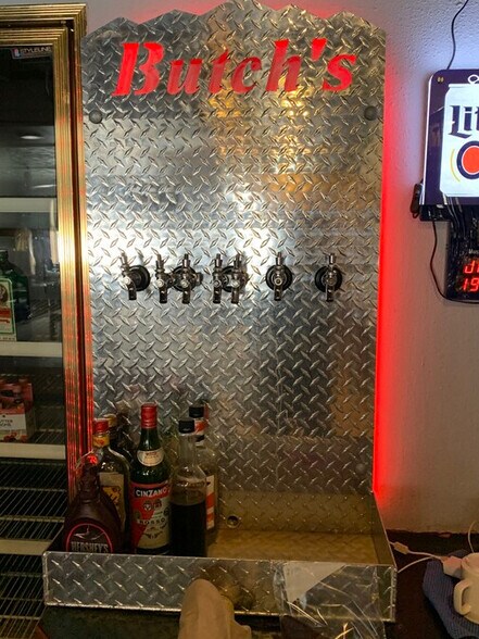 More Photos Of 121 W 1st St, Hershey Restaurant For Sale