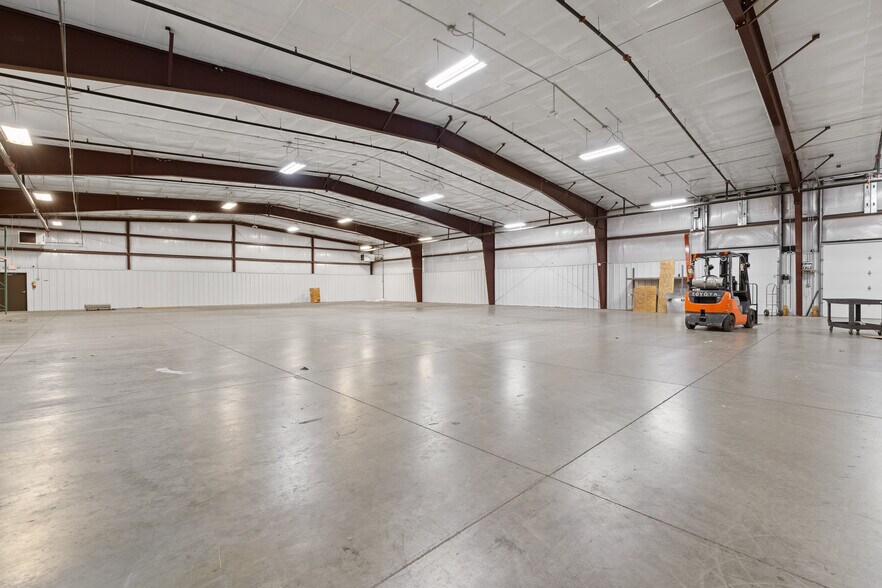 More Photos Of 2319 N Plaza Dr, Rapid City Warehouse For Lease