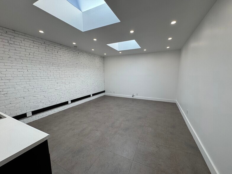 More Photos Of 6601-6613 W Sunset Blvd, Los Angeles Storefront Retail Office For Lease