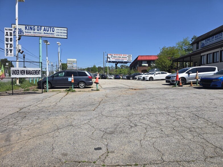 More Photos Of 5885 Memorial Dr, Stone Mountain Auto Dealership For Sale