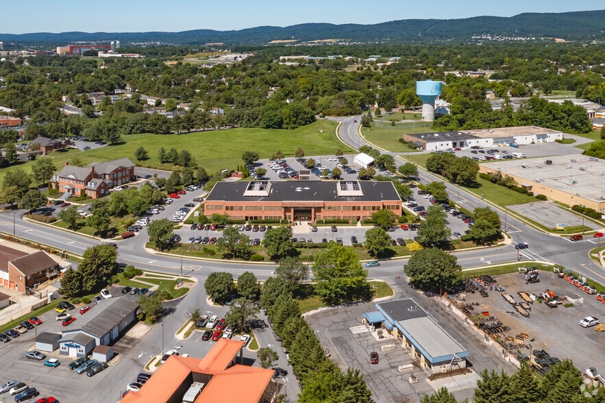 More Photos Of 45 Thomas Johnson Dr, Frederick Medical For Lease