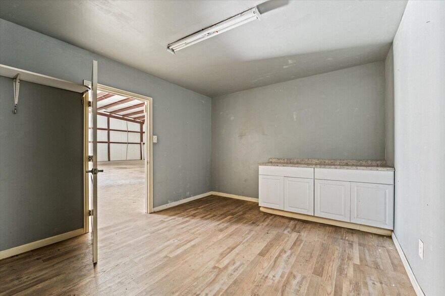 More Photos Of 15811 Manning Dr, Cypress Industrial For Lease