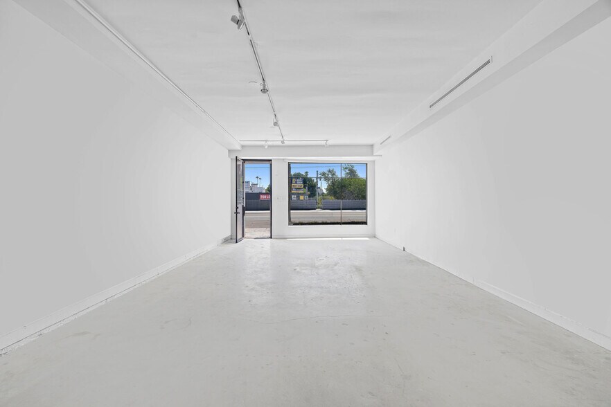 More Photos Of 2010-2016 Lincoln Blvd, Venice Storefront Retail Office For Lease