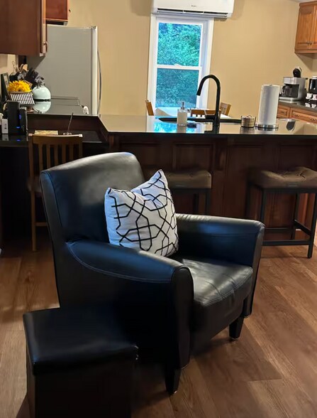 More Photos Of 84-86 Benson Rd, Travelers Rest Specialty For Sale