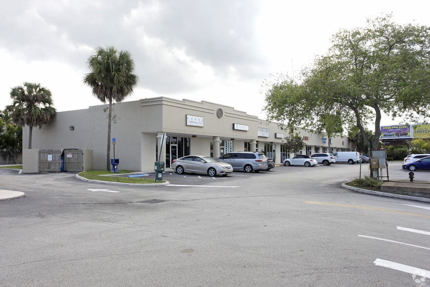 Primary Photo Of 3400-3428 Griffin Rd, Dania Storefront For Lease