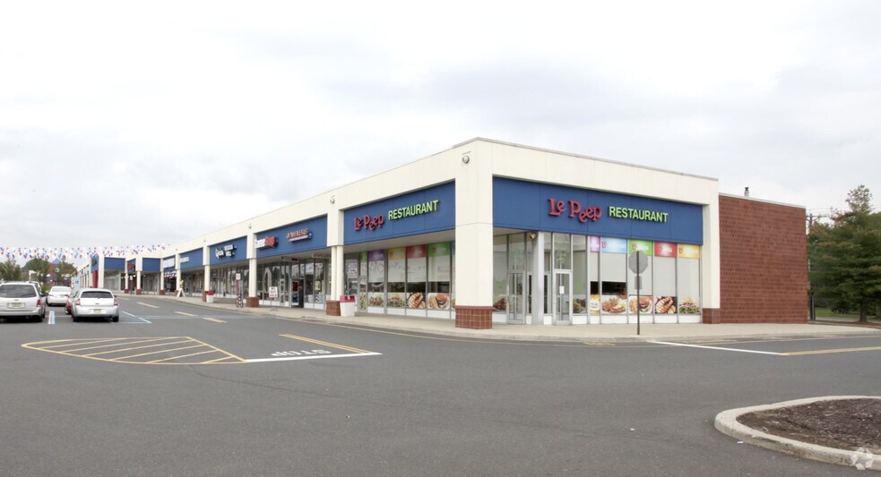 More Photos Of 561 US Highway 1, Edison Bank For Lease