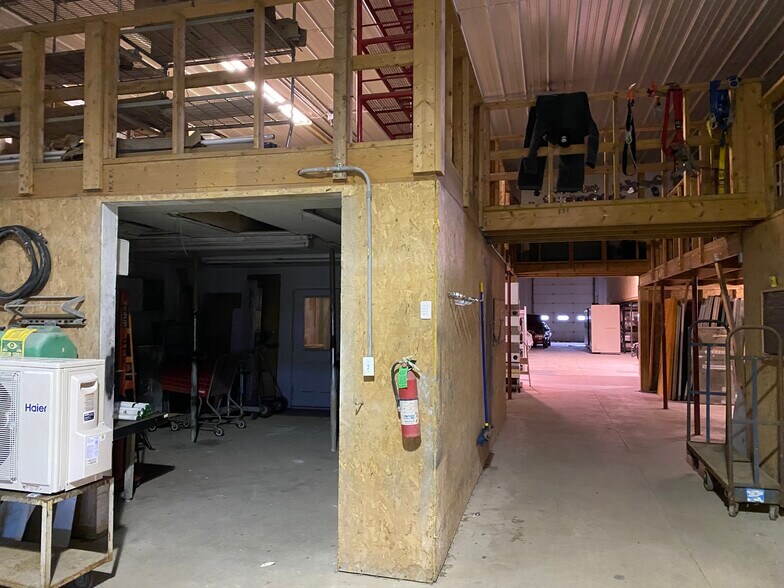 More Photos Of 103 Kerber Ln, Poultney Warehouse For Lease
