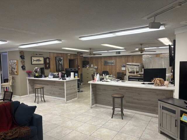 More Photos Of 620 Chester Ave, Bakersfield Showroom For Lease