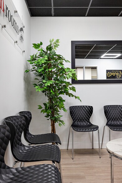 More Photos Of 801-803 W Big Beaver Rd, Troy Office For Lease