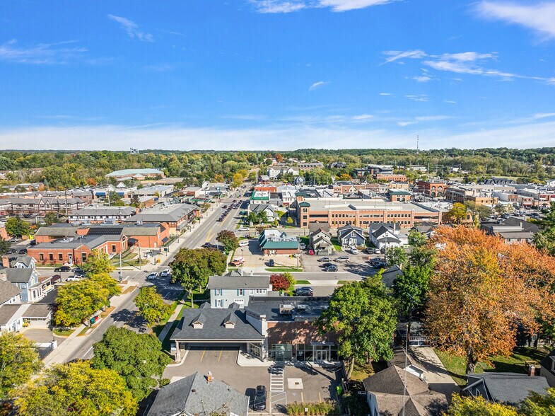 More Photos Of 311 W University Dr, Rochester Freestanding For Lease