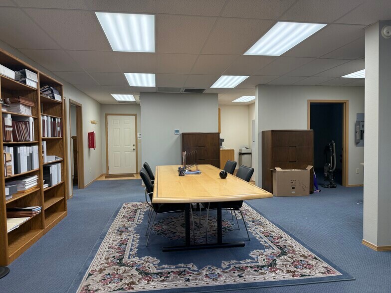 More Photos Of 1919 N Pearl St, Tacoma Office For Sale