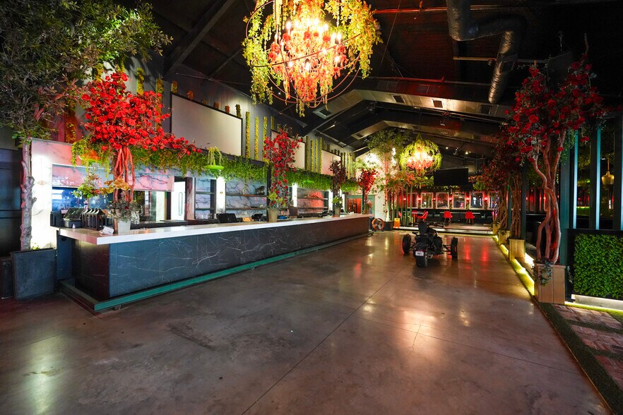 More Photos Of 2735 Washington Ave, Houston Freestanding For Lease