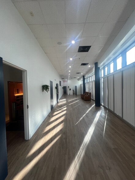 More Photos Of 375-3 S 12th St, Tampa Office For Sale