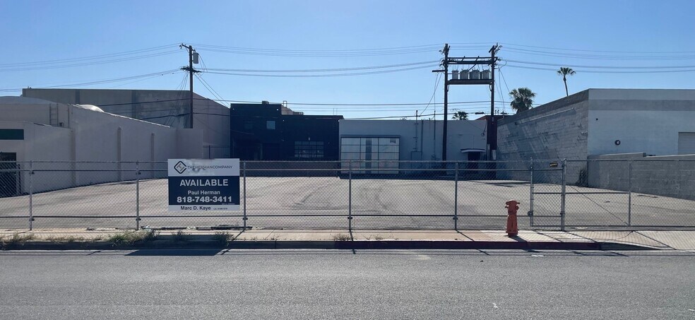 Primary Photo Of 3059 N California St, Burbank Land For Lease