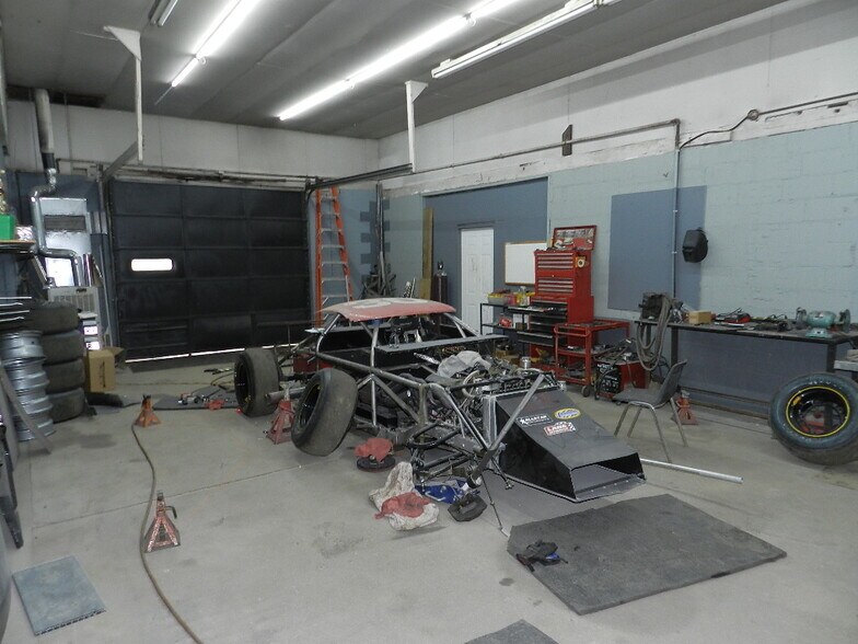 More Photos Of 1641 E Main St, Niles Manufacturing For Sale