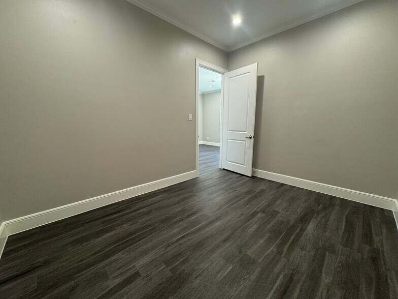 More Photos Of 17150 N Eldridge Pkwy, Tomball Medical For Sale