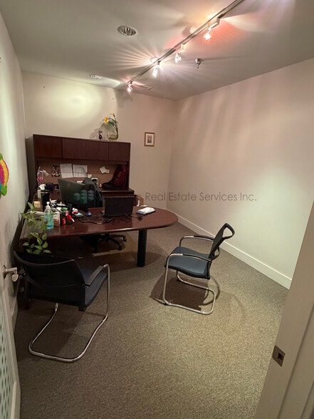 More Photos Of 2600 Beverly Dr, Aurora Light Distribution For Sale