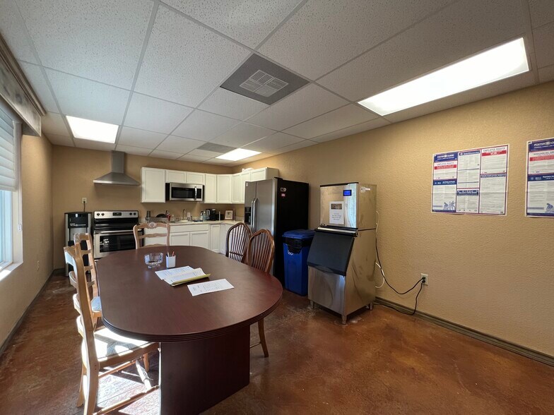 More Photos Of 2281 N Masch Branch Rd, Denton Office For Lease